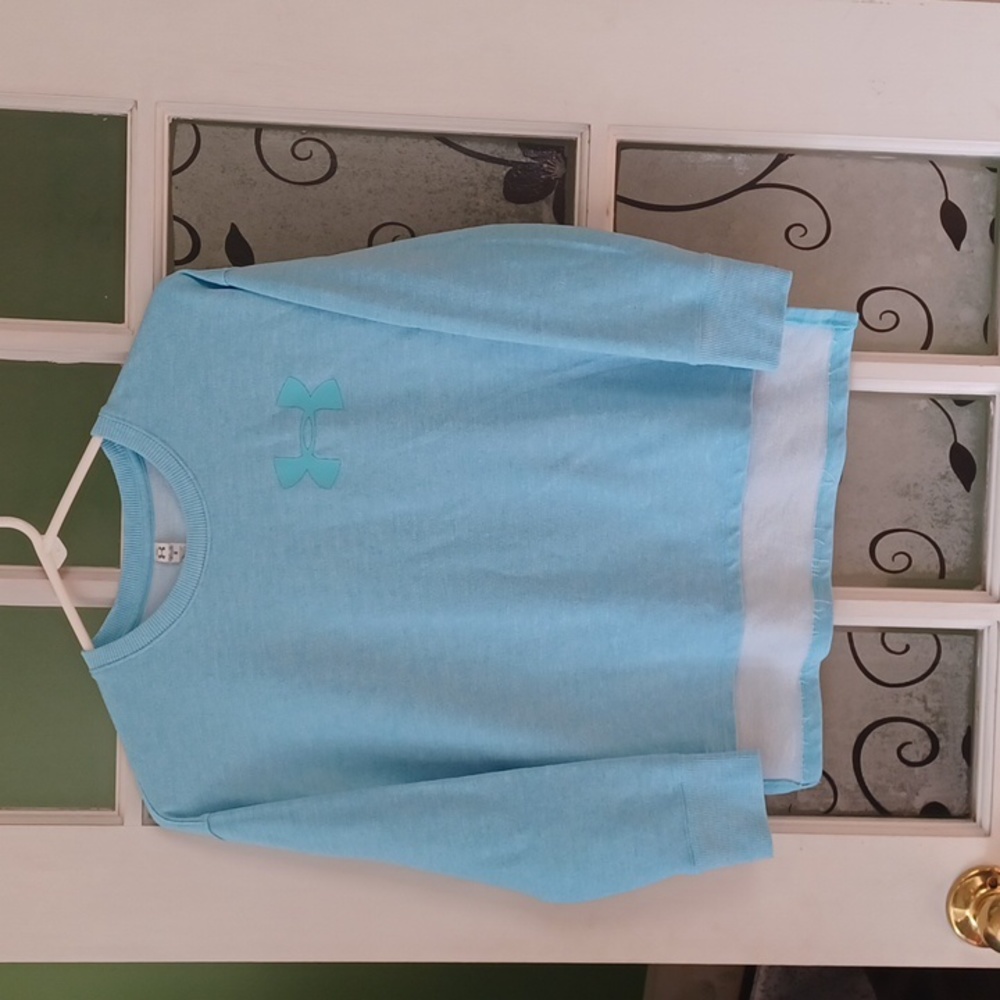 Under Armour long sleeve shirt youth size medium